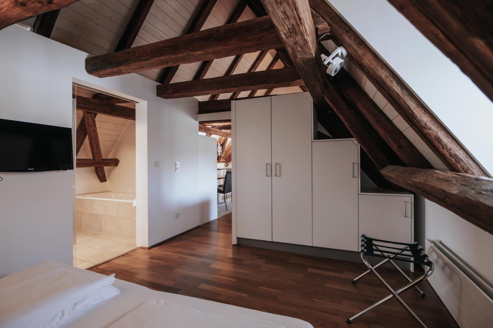 Design Hotel & Restaurant Loewen Ulm Ngoại thất bức ảnh