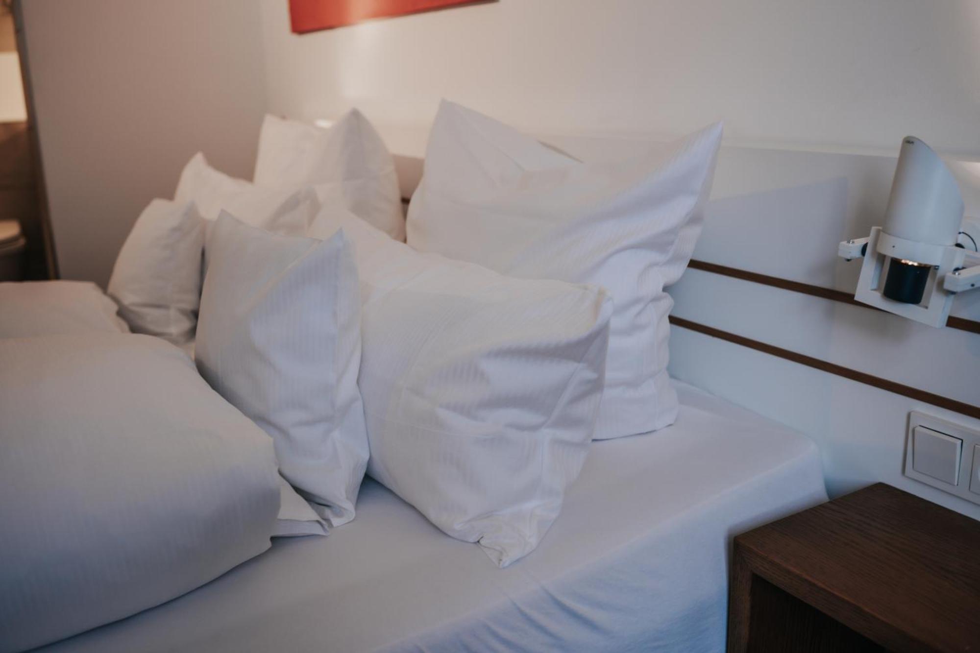 Design Hotel & Restaurant Loewen Ulm Ngoại thất bức ảnh