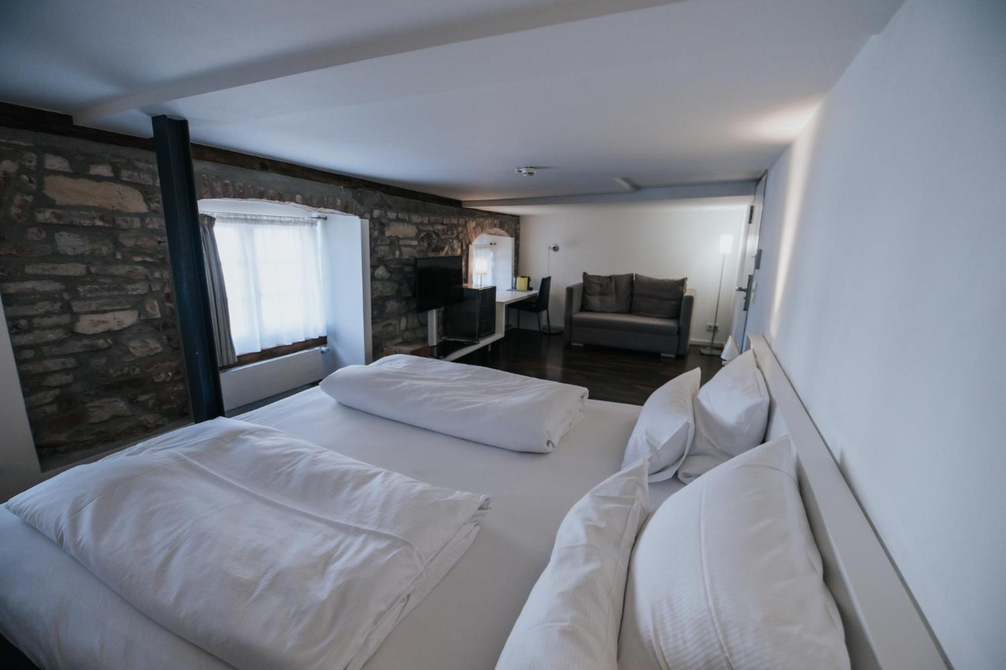 Design Hotel & Restaurant Loewen Ulm Ngoại thất bức ảnh